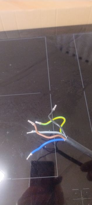 Sprzedam kuchenkę indukcyjną   BOSCH  o symbolu PVQ61RBB5E