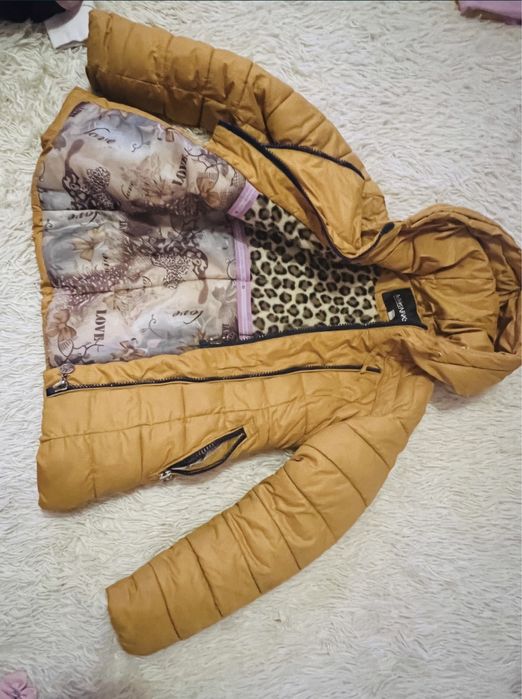 Теплая курточка, пуховик на девочку 128 р