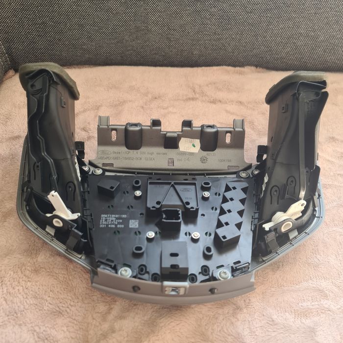 Panel radiowy do forda fiesty mk7 2009