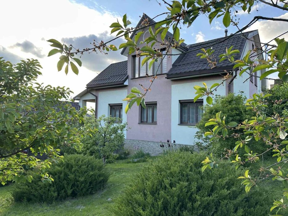 Будинок. Карпилівка. Басейн. Газове і твердопаливне опалення