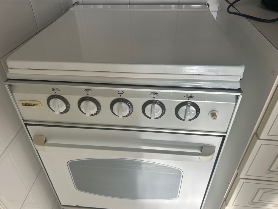 Forno com fogão a gás