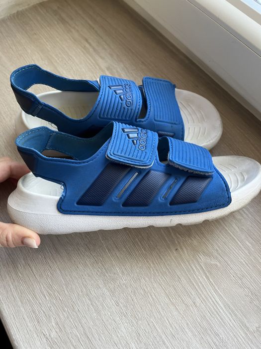 Сандалі adidas 33 розмір