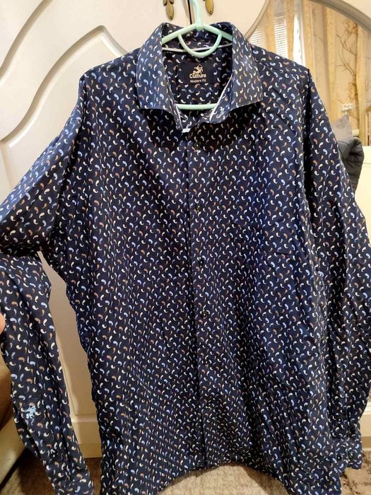 Стильна чоловіча сорочка