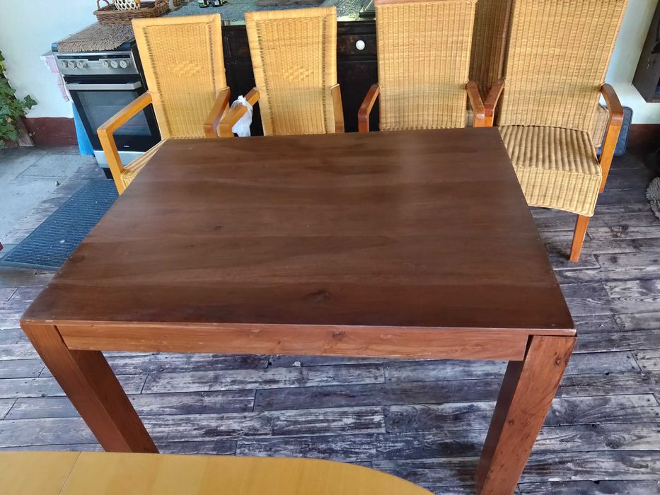 stół kolonialny , stół