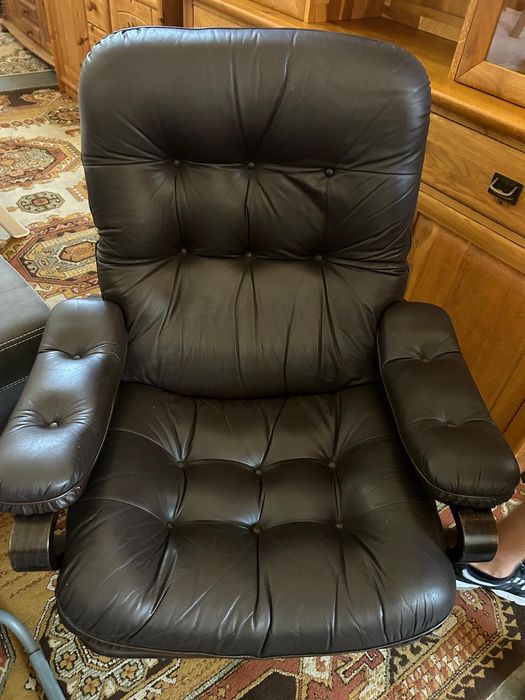 Skórzany  obrotowy fotel vintage