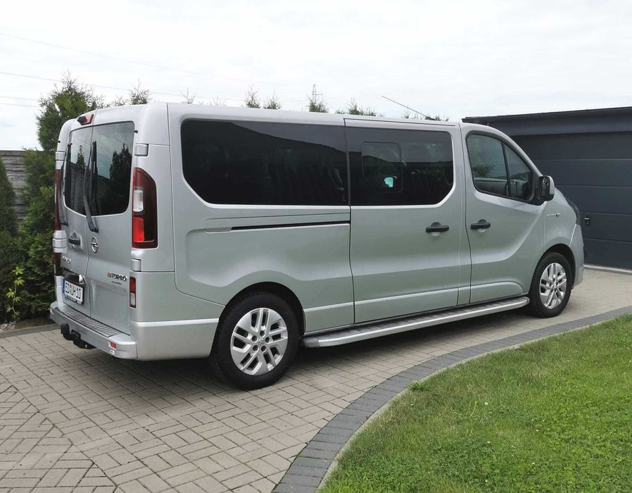 Wynajem busa 8-osobowego