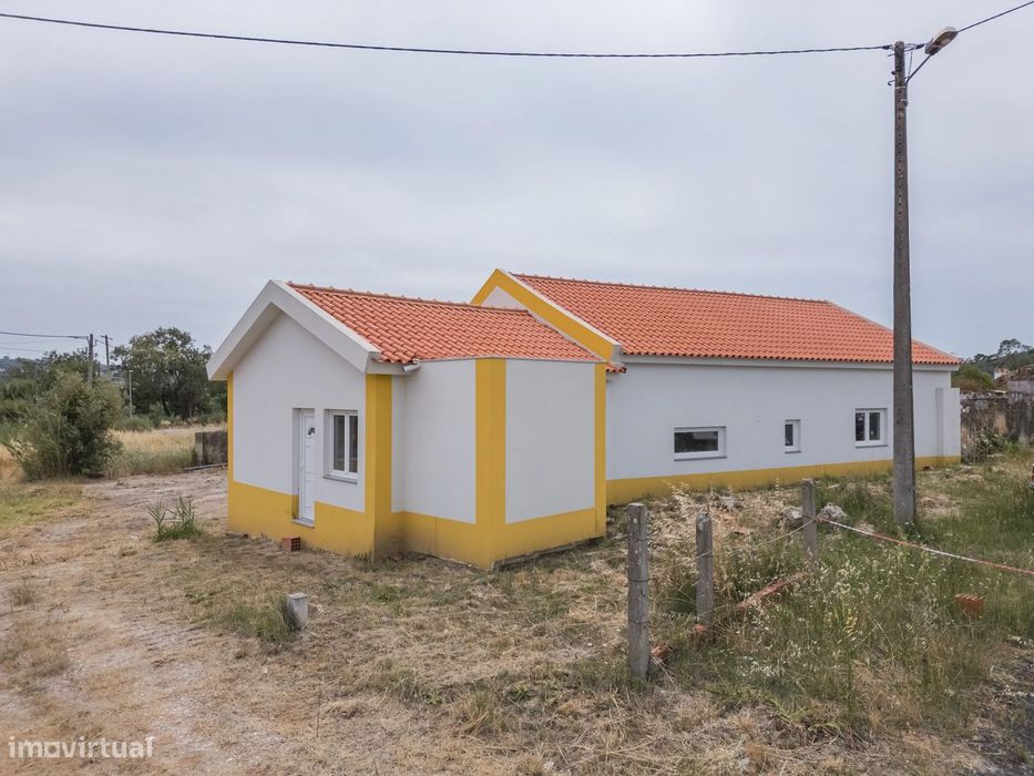 Moradia para Reabilitar com Projeto Aprovado em Óbidos