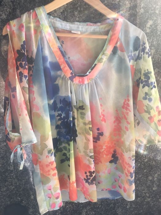 Top em tecido Guess- tamanho único