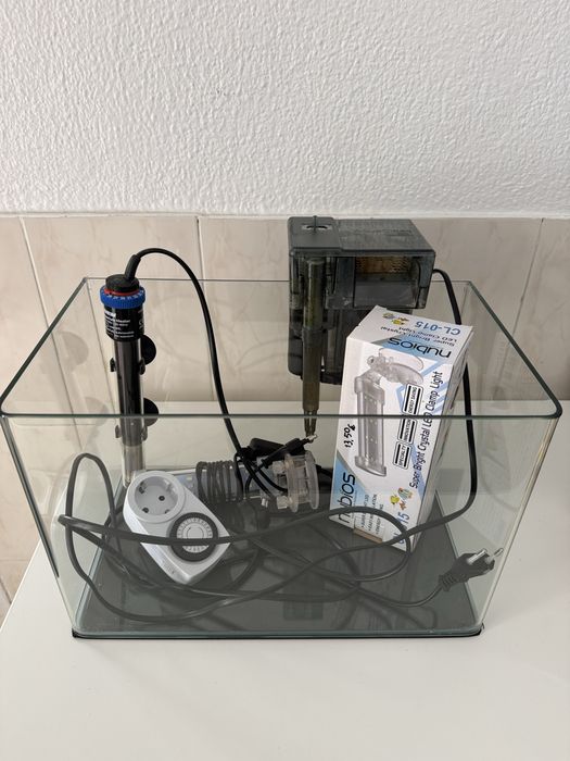 Aquário de 25l + acessórios