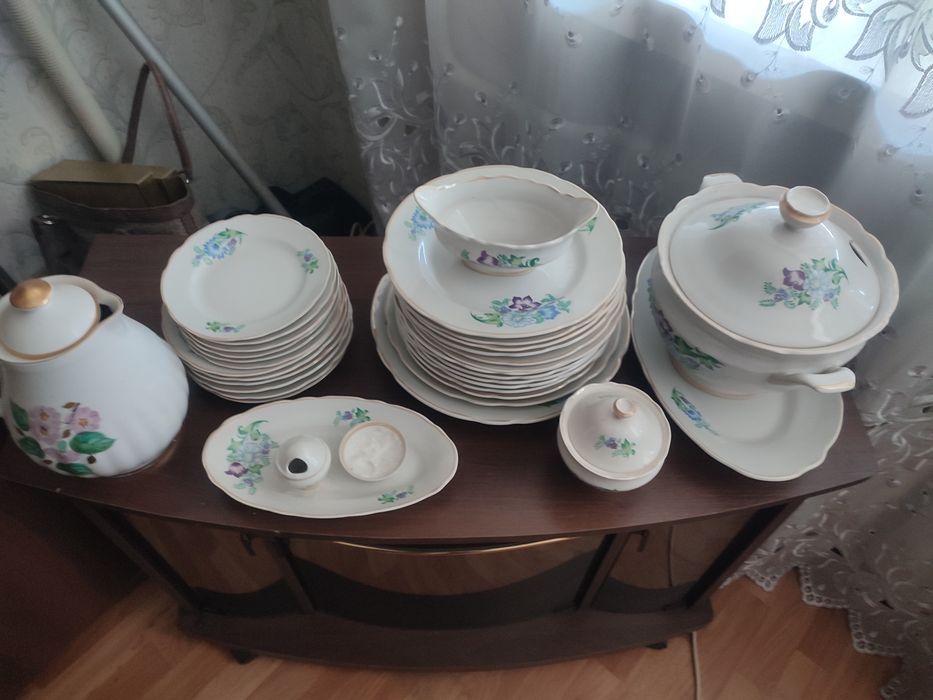 Фарфорові сервізи