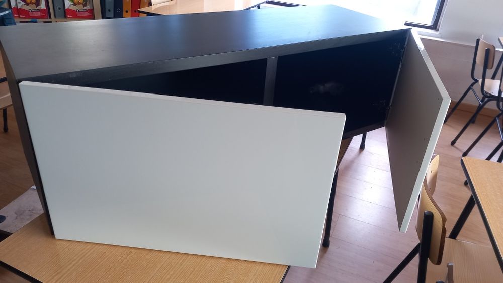Armário de sala ou de quarto bem estimado