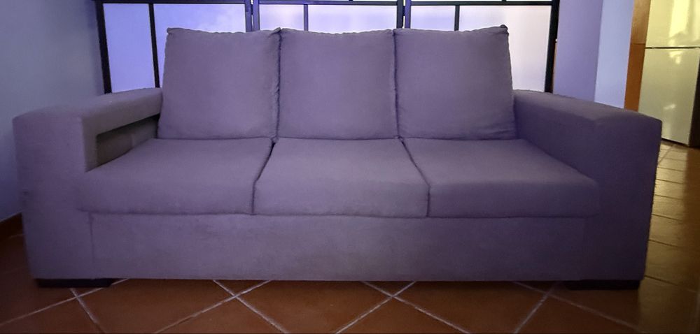 Sofa 3 lugares c/ 2 pufs laterais e banco quadrado para fazer ch l.