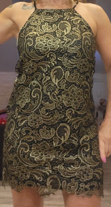 Sukienka koronkowa na podszewce