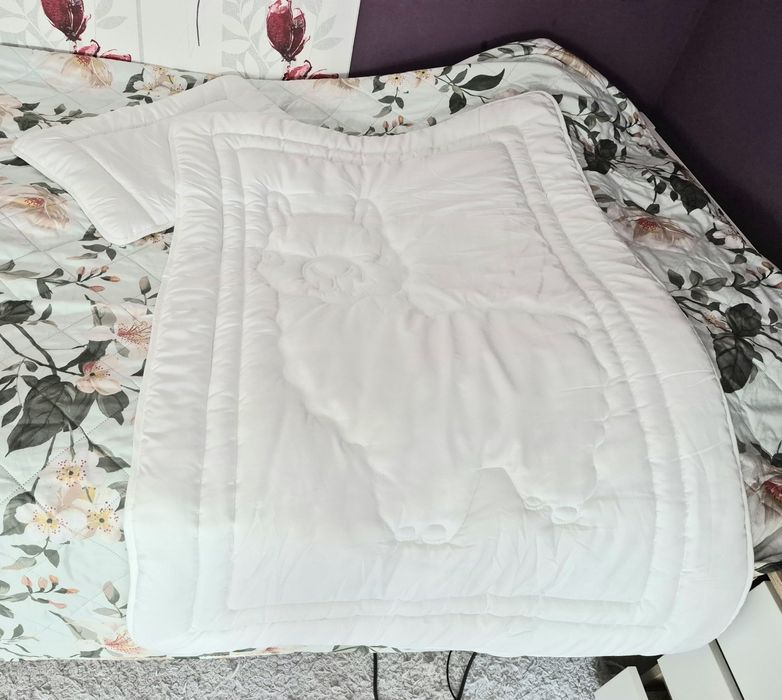 Kołderka i poduszka dla dziecka