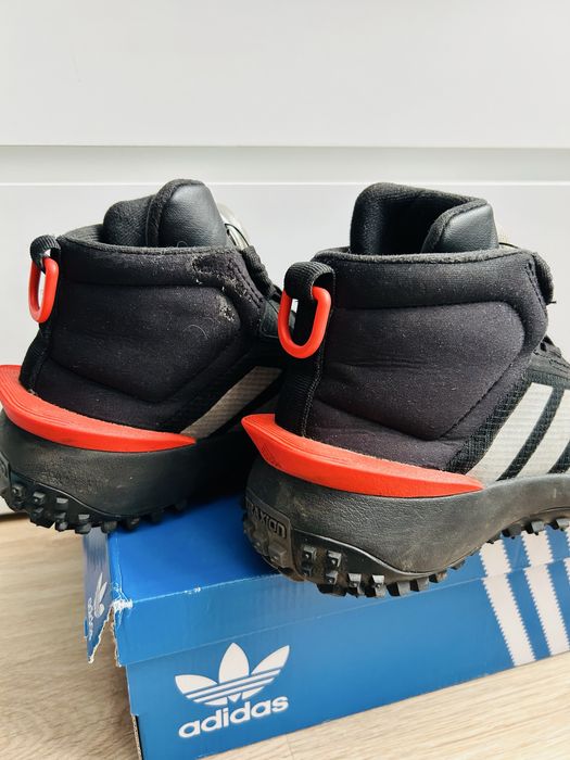 Adidas ботінки холодна весна