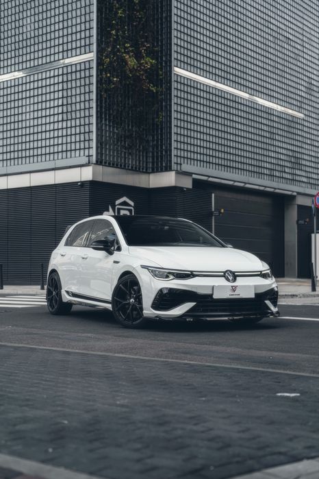 Wynajem Golf 8R 430KM WYDECH | Wypożyczalnia aut sportowych | Warszawa