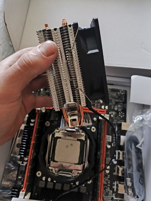 Продам материнскую плату inre lx99e3 + проц (zeon 2673v3)+ ddr3 32gb