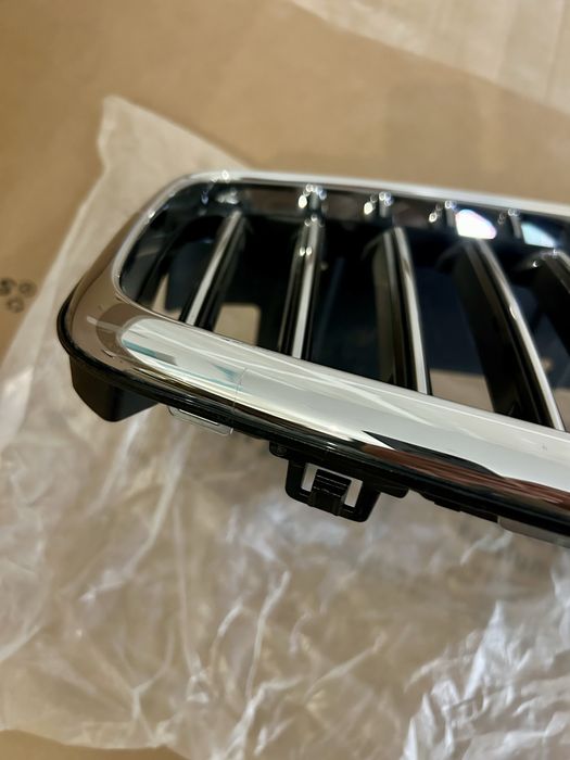 Решітка volvo xc60 2021 рік стан нової