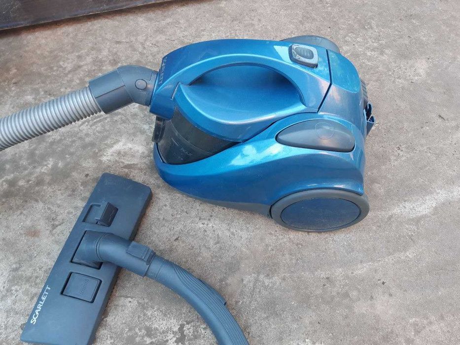 Пылесос без мешка SCARLETT SC-281,на запчасти или ремонт