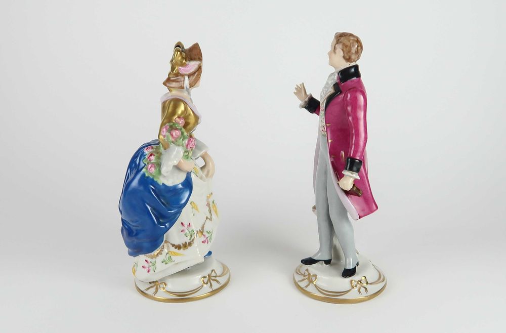 Par de Jovens Fidalgos - Figuras em Porcelana Artibus