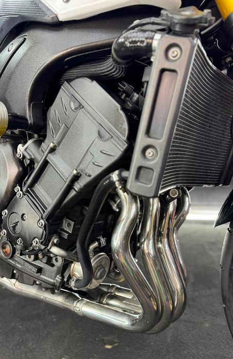 Yamaha FZ8 - Imaculada