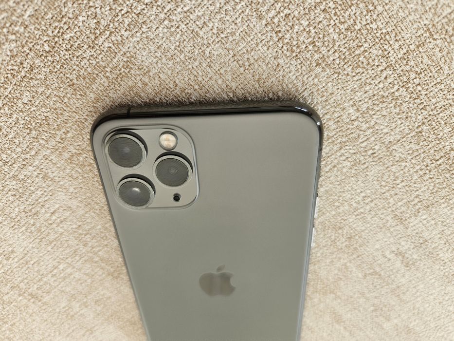 iPhone 11 Pro + etui