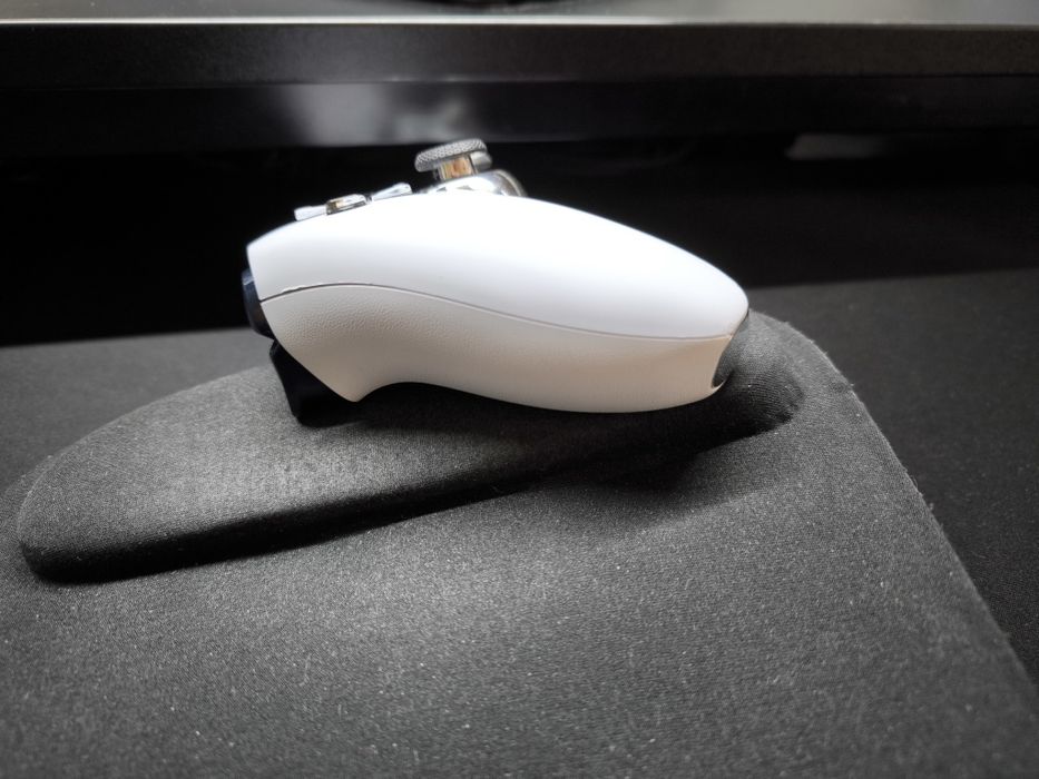 Dualsense com joysticks TMR Ginfull com algumas marcas