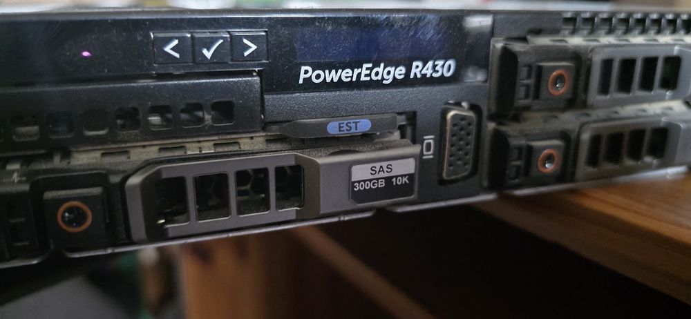 Dell PowerEdge R430 1U – Xeon E5-2630 v3 – 32GB ECC – H730 – 6x 300GB SAS – Rails