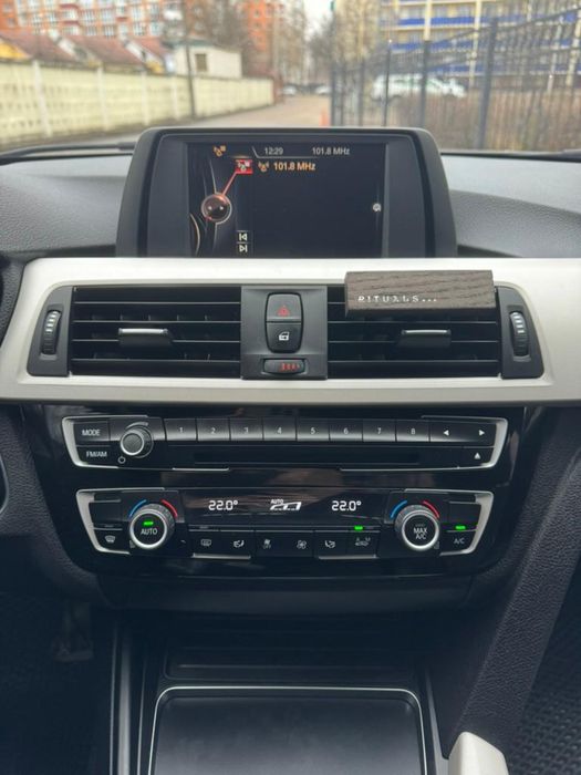 BMW 320i 2.0 бензин 2015 рік не фарбована