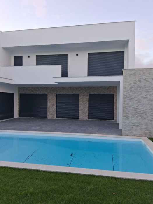 Moradia T3 +1 Saint Peter School( Arrendamento com opção de compra)