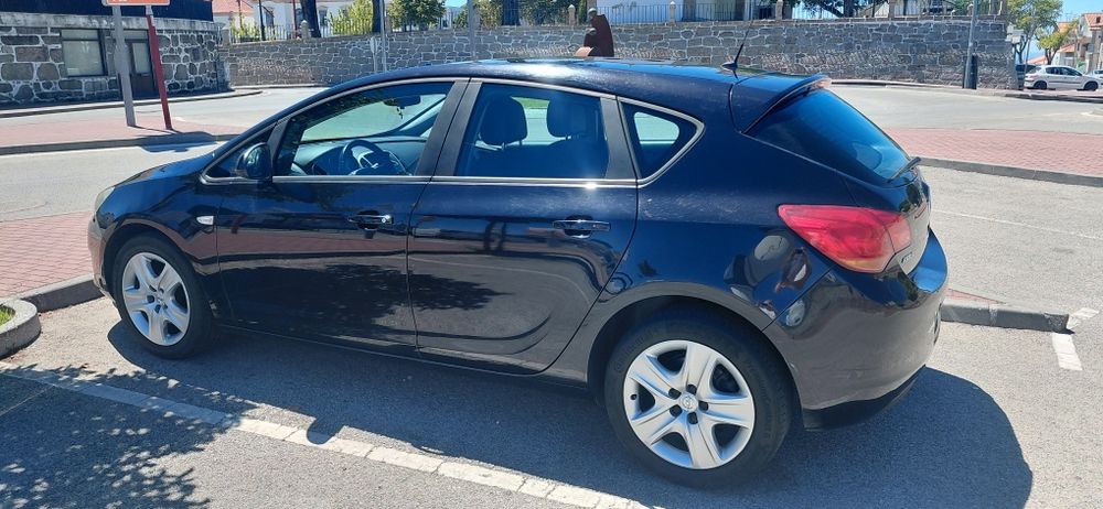 Opel Astra J Hatchback 1.7 CDTI (125 cv)