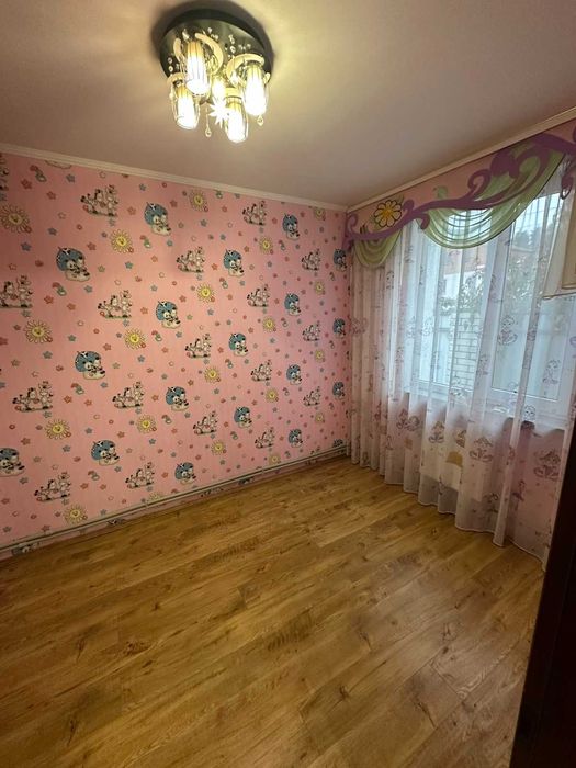 Продаж будинку в Левкові