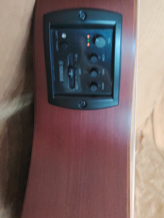 Guitarra smiacustica
