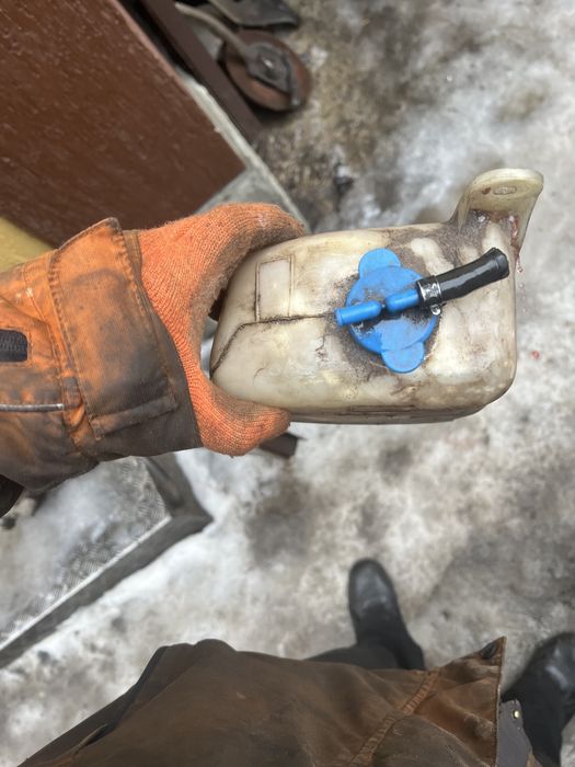 Бачок разширительный Киа карнивал 04год kia carnival