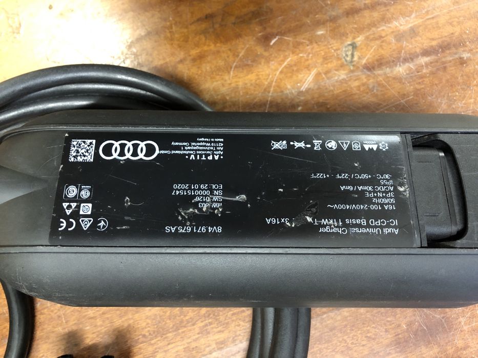 Зарядка Audi e-tron 11 kw 32a 400v три фази повний комплект легке Б/у
