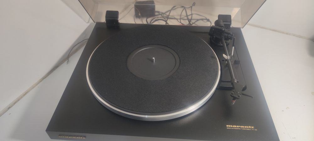 Gira disco Marantz TT-52 com cabeça Ortofon