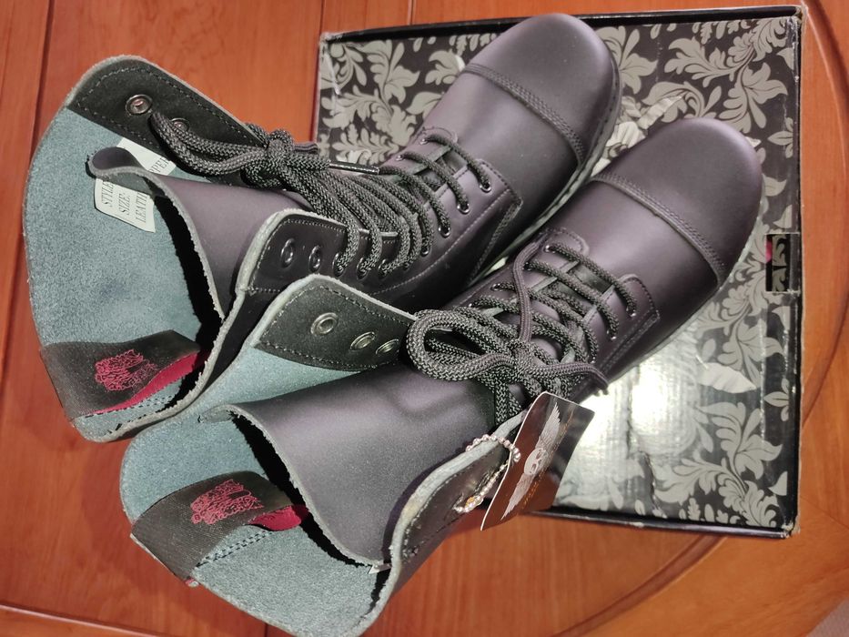 Botas "Hard Leather Stuff"- tipo militar a estrear