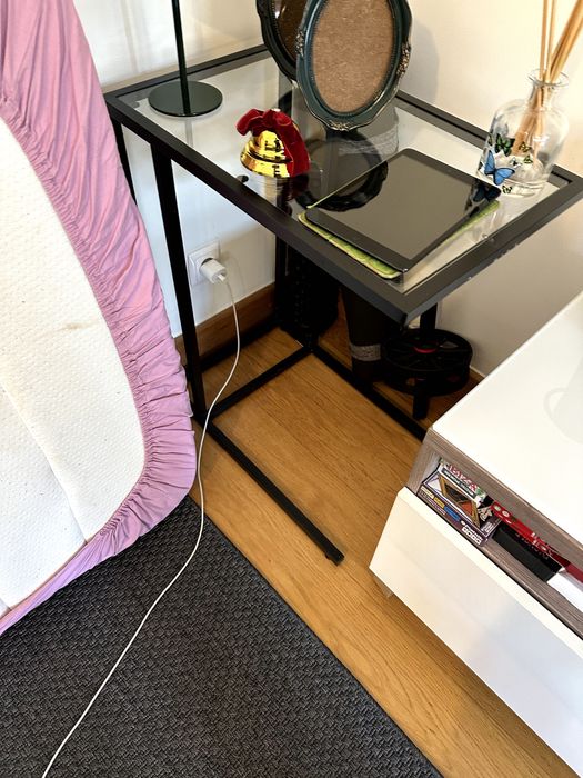 Mesa lateral: VITTSJÖ laptop stand