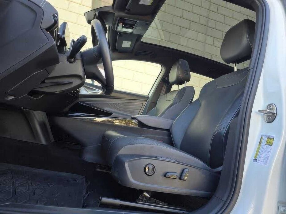 Volkswagen ID.4 Pro S      2024