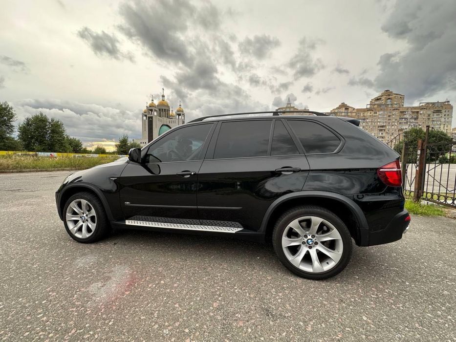 Автомобіль BMW X5