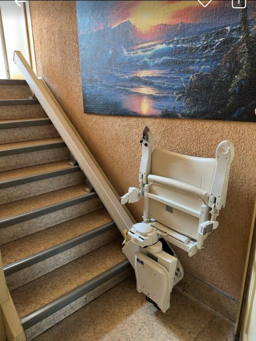 Krzesełko schodowe Handicare Montaż