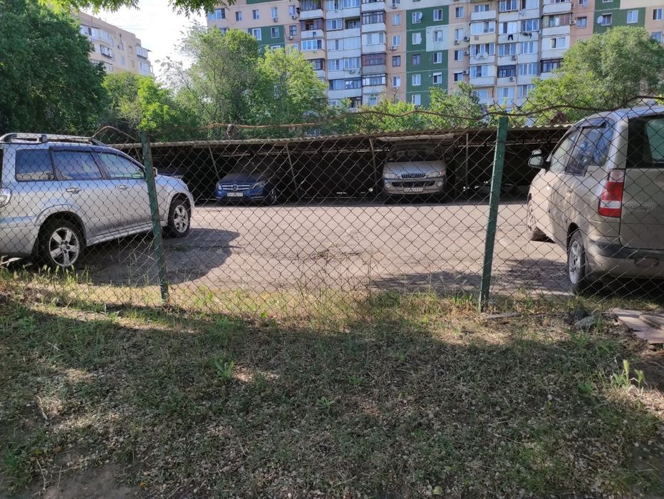 Продам место на стоянке ул Архитекторская 14