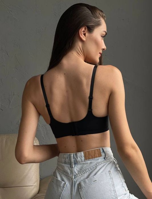 Безшовний бюст з PUSH UP ефектом