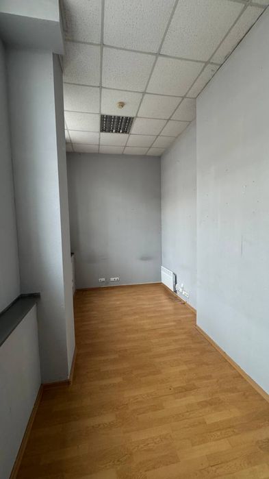 Без%.Кібальчича 2а. 13, 18 кв.м.Під офіс, косметологічні послуги