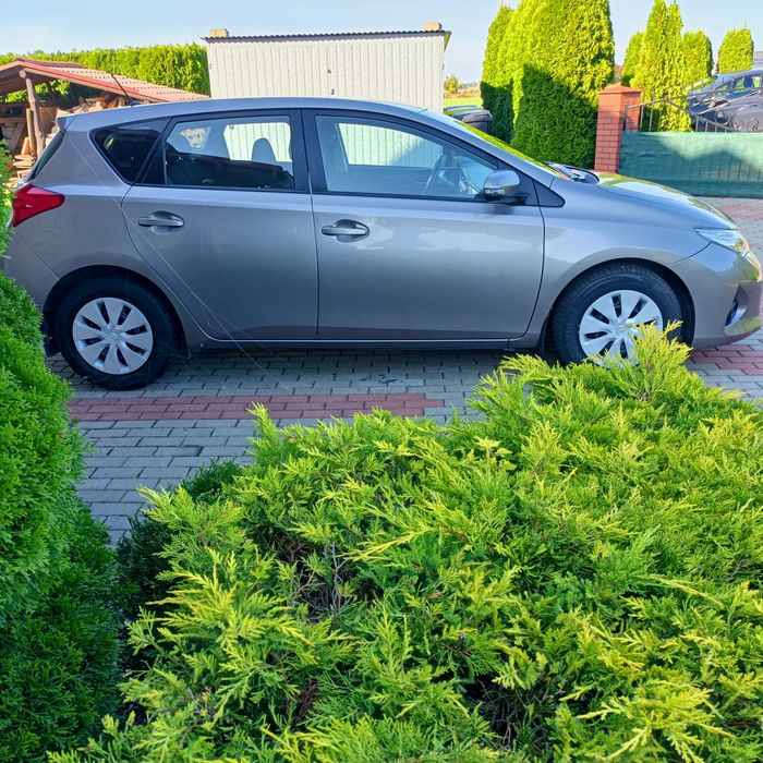 Toyota Auris Polski Salon