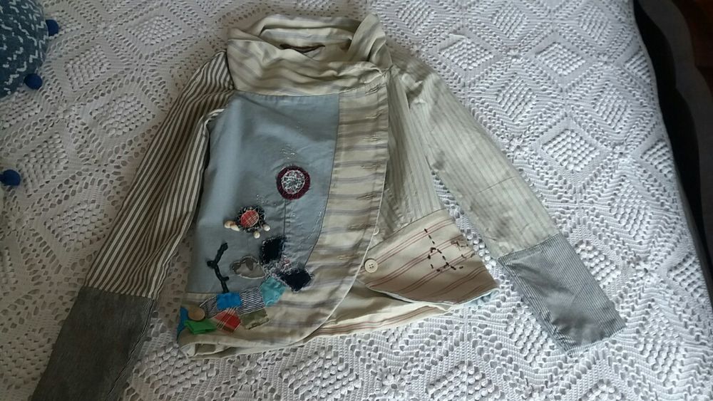 Casaco da marca Desigual número 38 em bom estado