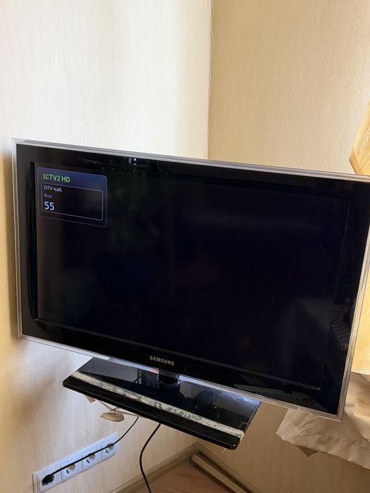 Телевізор Samsung 32" Full HD (LE32D550) — чудовий стан