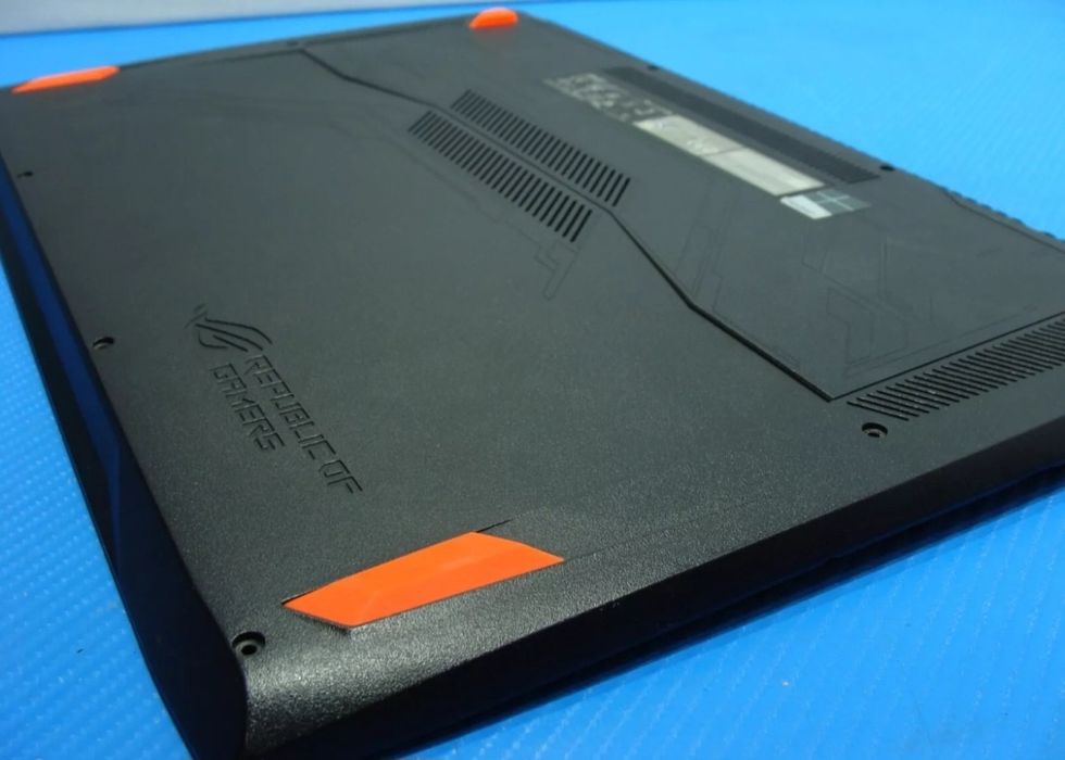 ASUS ROG GL702 series Tampa inferior