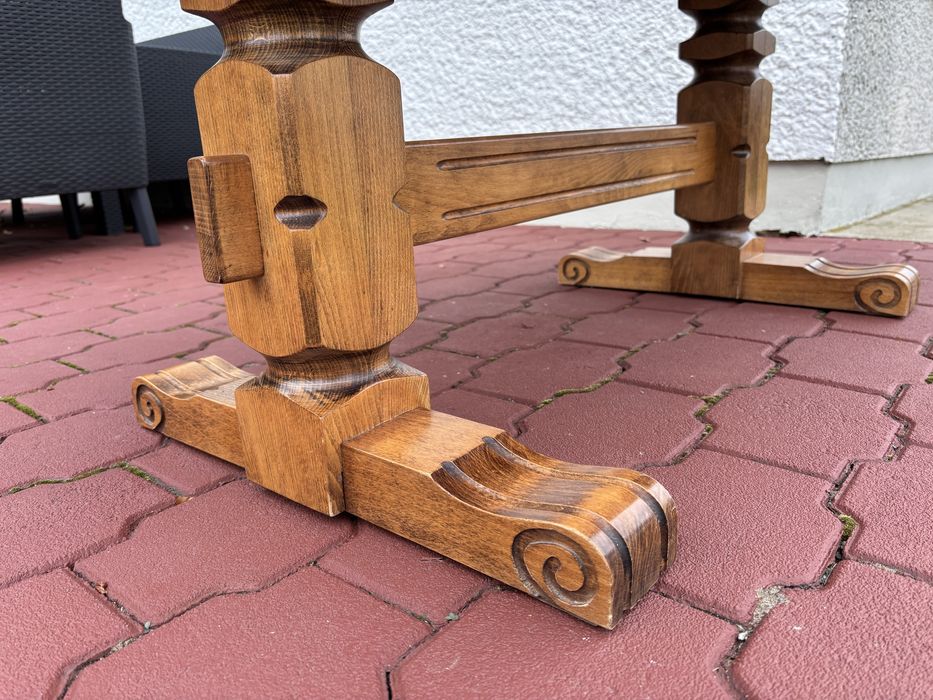 Stół dębowy klasyczny
