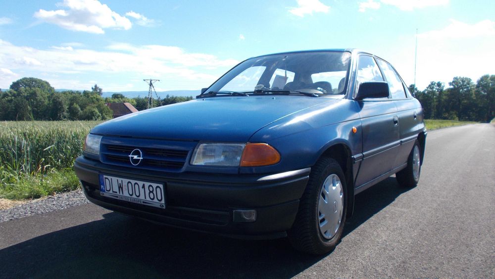 Opel Astra F Classic Sedan 1.4i 60KM